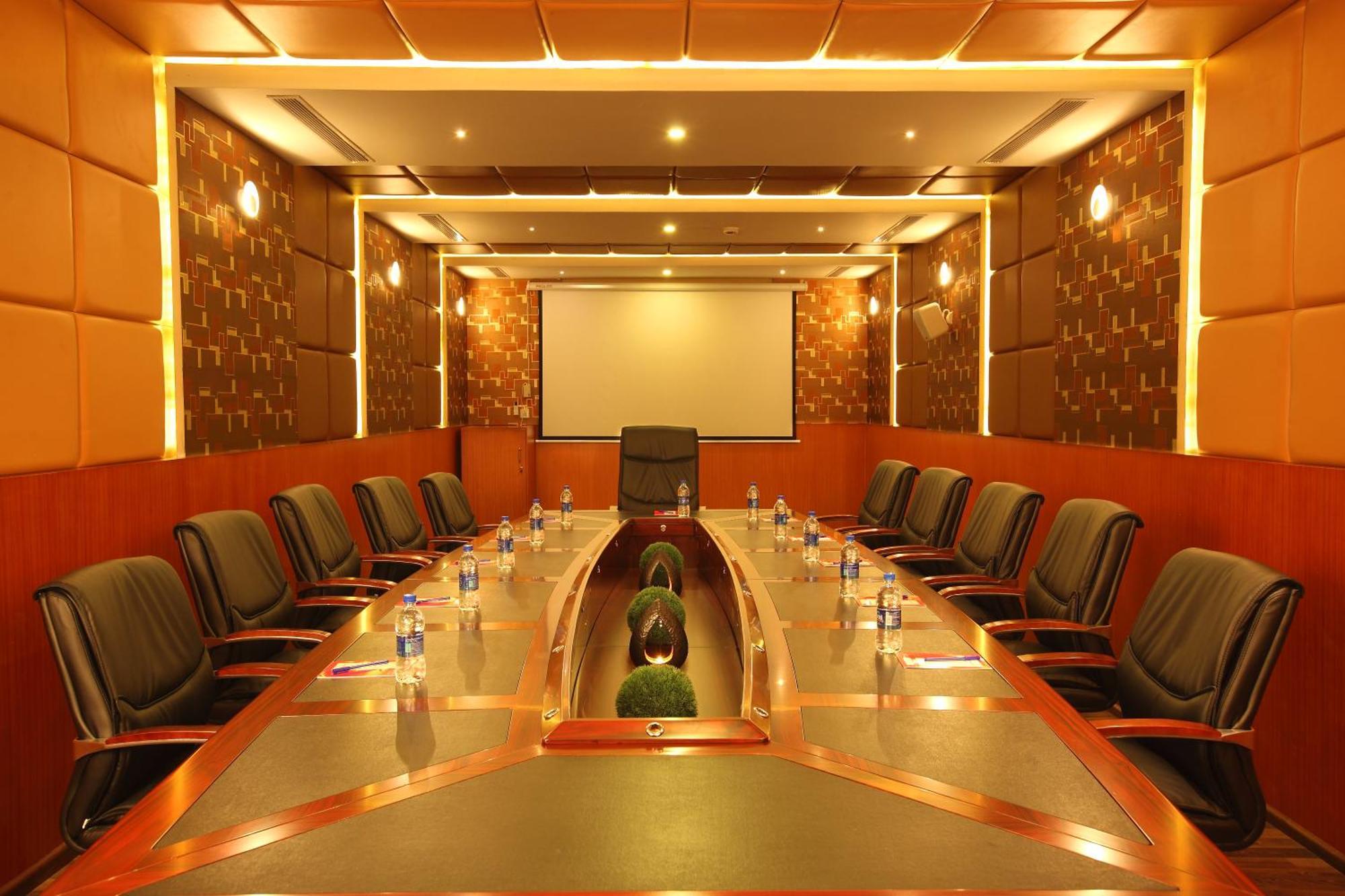 The Garuda Hotels Thrissur Exterior photo